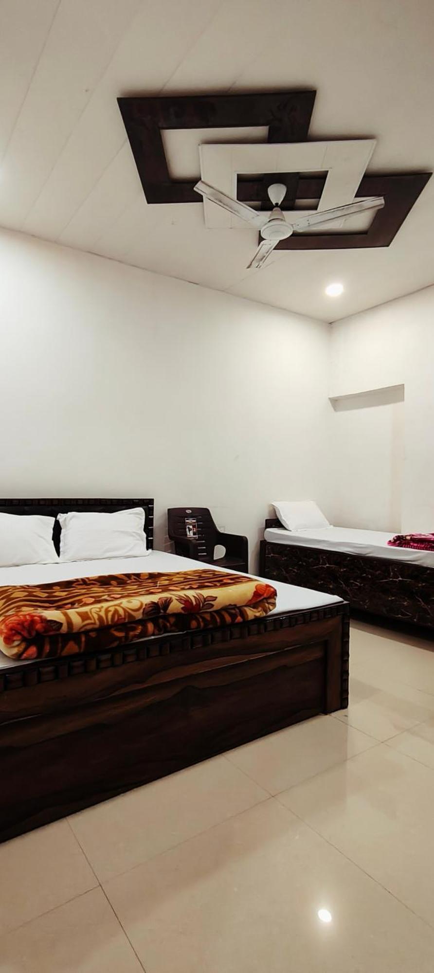 Madhuri Guest House Varanasi Eksteriør billede