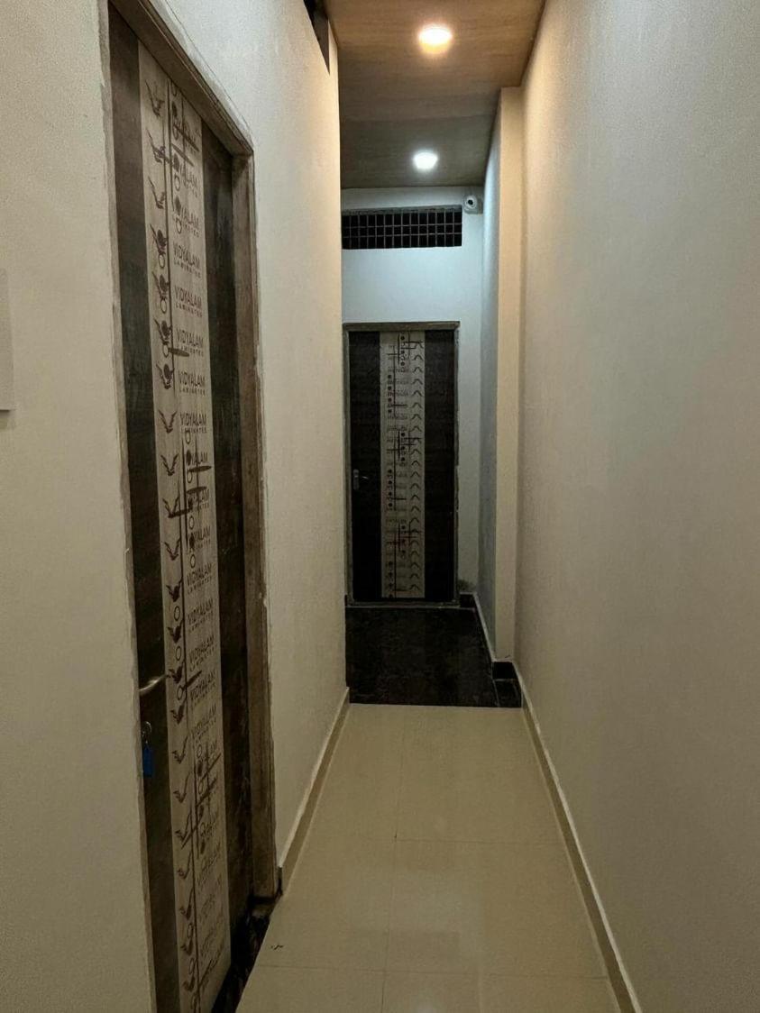 Madhuri Guest House Varanasi Eksteriør billede
